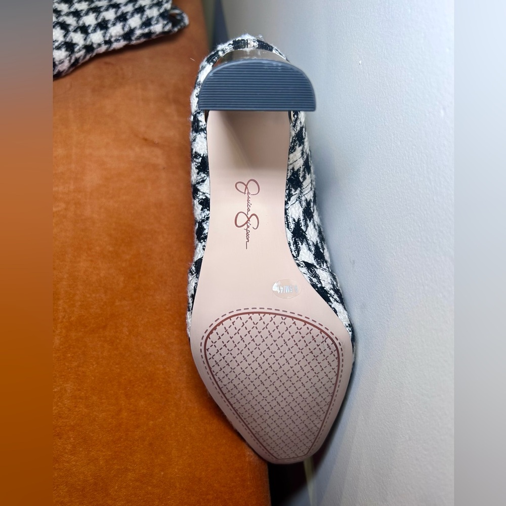 Jessica Simpson Xovira Houndstooth Heeled Bootie Black White Gold Heel - Picture 3 of 4